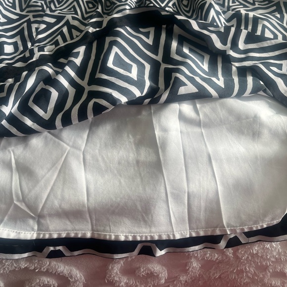 WHBM All Over Print Skirt - Picture 3 of 4